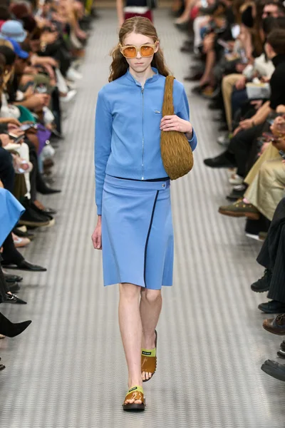 Look 37